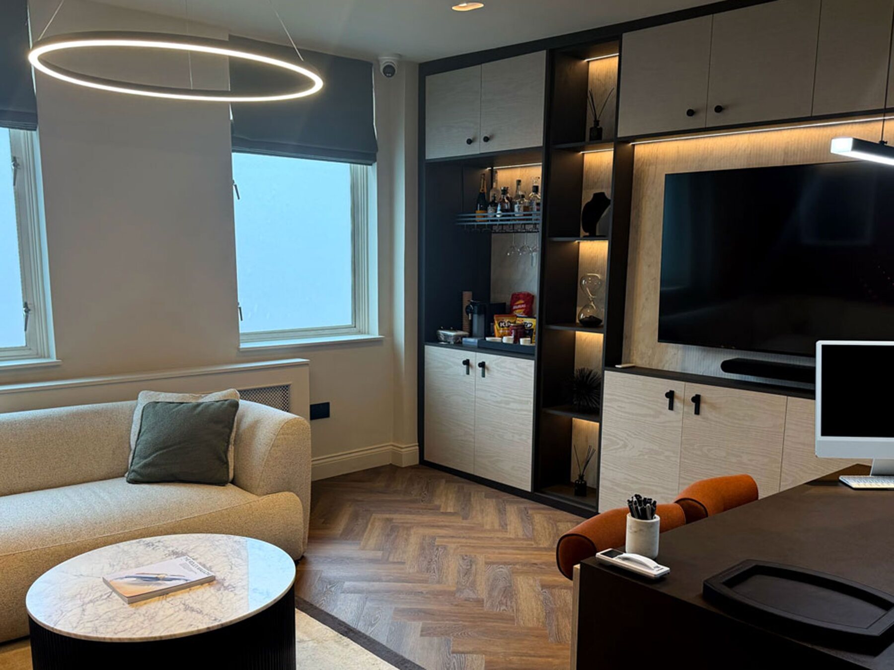 The viewing room at Kings & Queens, Hatton Garden