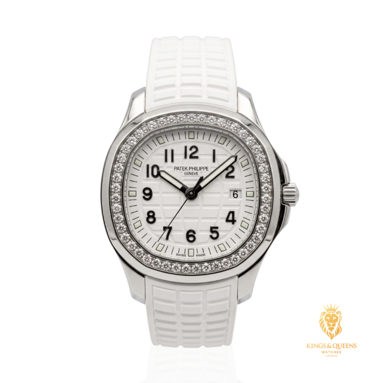 Patek Philippe Aquanaut 5267/200A-010 39mm with a white dial