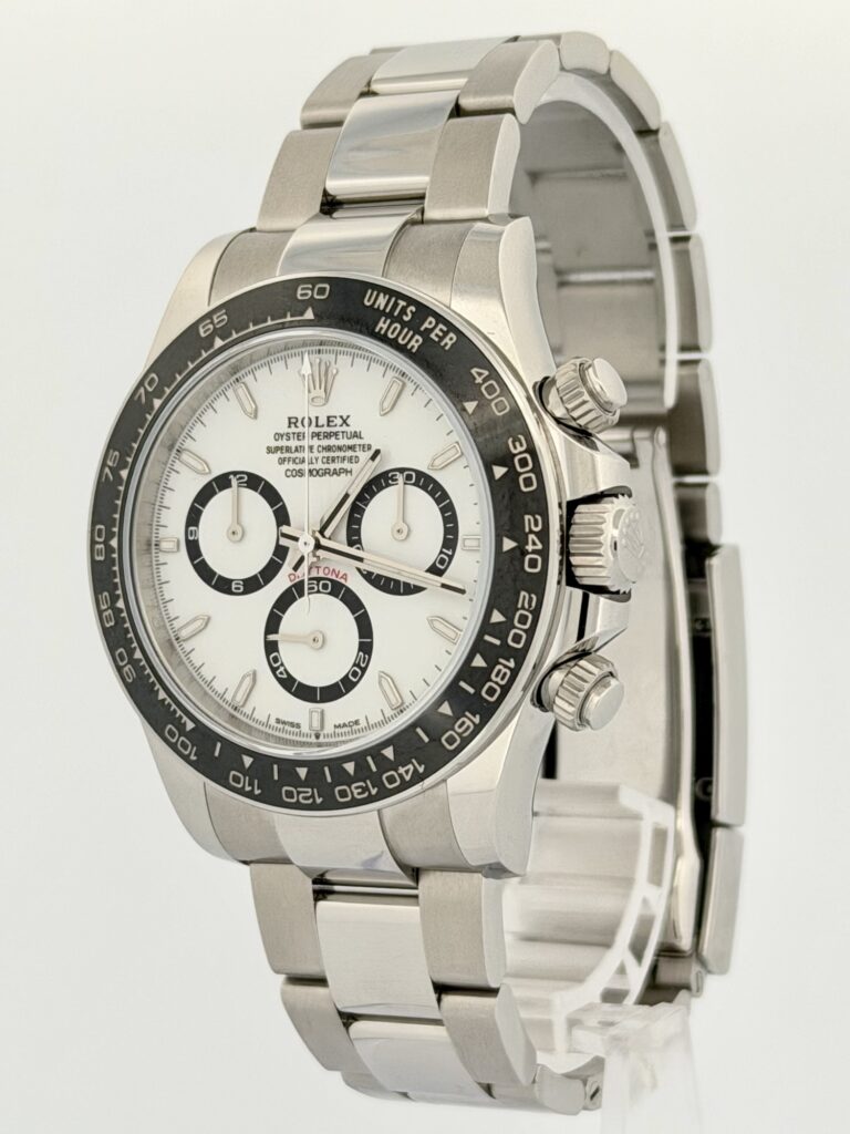 Rolex Daytona 126500LN in Oystersteel, detail view